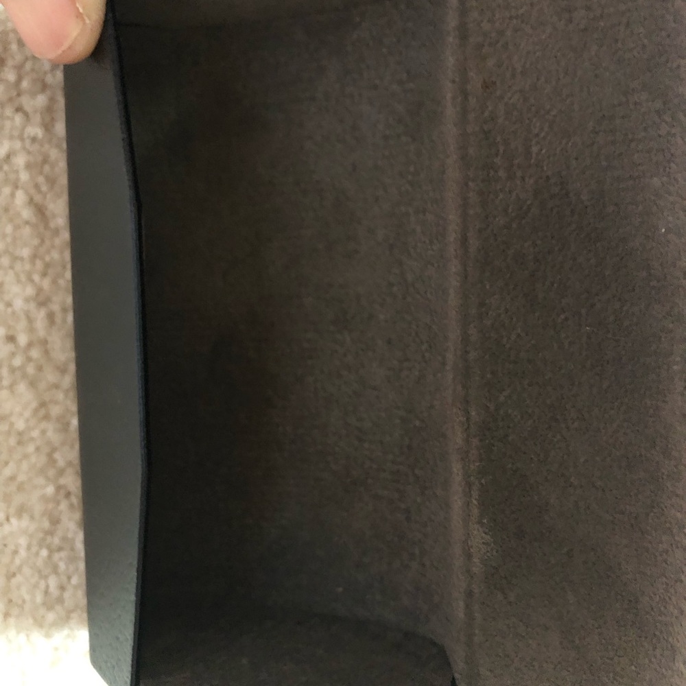 Burberry Multi Purpose Case - image 7